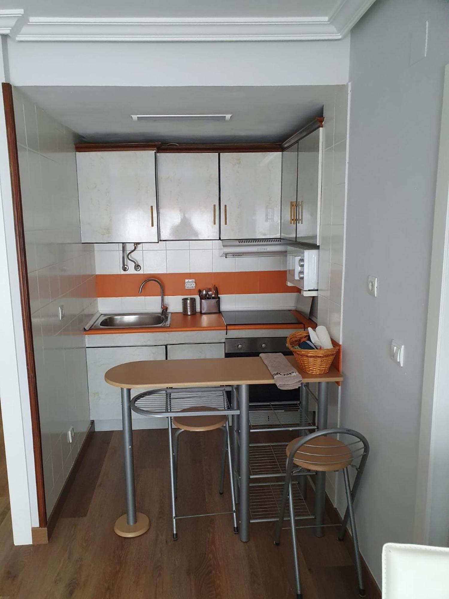 Vistas Monte Naranco Apartamento Con Parking 5Euros Al Dia 奥维耶多 外观 照片